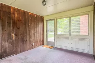 24 Washburn Ave, Greenfield, MA 01301 - Photo 5