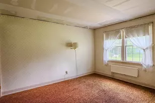 24 Washburn Ave, Greenfield, MA 01301 - Photo 11