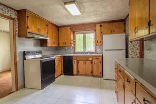 24 Washburn Ave, Greenfield, MA 01301 - Photo 7