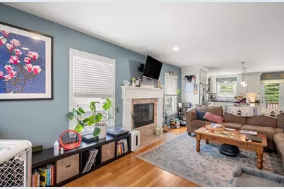 35 Woodward St #1, Boston, MA 02127 - Photo 3