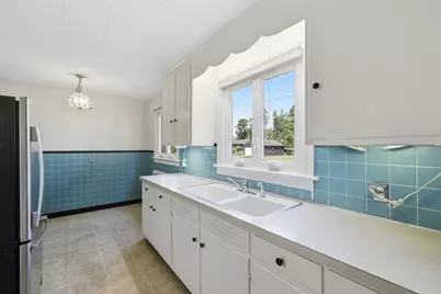 7 Highland Ave, South Hadley, MA 01075 - Photo 17