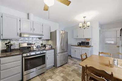 201 Batchelor St, Granby, MA 01033 - Photo 9
