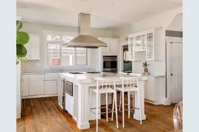 70 Oxford St, Somerville, MA 02143 - Photo 3