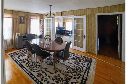 5 Suffield St, Worcester, MA 01610 - Photo 9