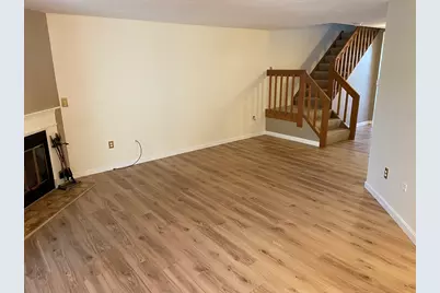 501 Ridgefield Cir #B, Clinton, MA 01510 - Photo 9