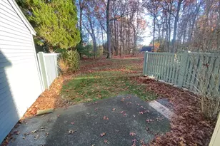 501 Ridgefield Cir, Clinton, MA 01510 - Photo 17
