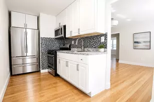 8 Walnut St, Everett, MA 02149 - Photo 9