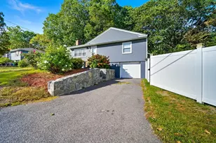 20 Oak Hill Dr, Methuen, MA 01844 - Photo 3