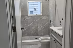 32 Irving St, Everett, MA 02149 - Photo 5