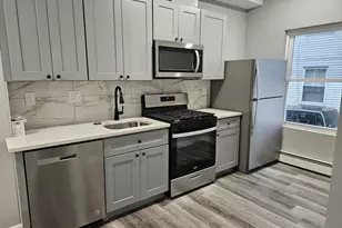 32 Irving St, Everett, MA 02149 - Photo 9