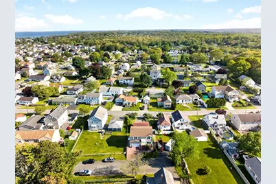 56 Schofield St, New Bedford, MA 02740 - Photo 9