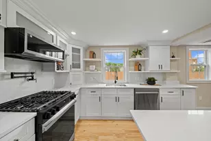 162 High St, Danvers, MA 01923 - Photo 5