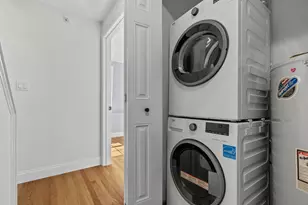 11 Wiget St, Boston, MA 02113 - Photo 9