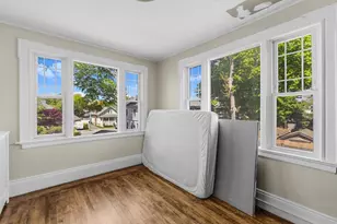 293 Hawthorn St, New Bedford, MA 02740 - Photo 17