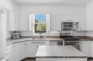 293 Hawthorn St, New Bedford, MA 02740 - Photo 7