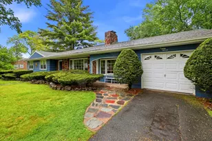 87 Squire Ln, Springfield, MA 01118 - Photo 5