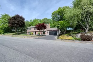 19 Essex Heights Dr, Weymouth, MA 02188 - Photo 3