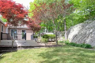 19 Essex Heights Dr, Weymouth, MA 02188 - Photo 11