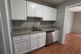 36 S Point Dr, Boston, MA 02125 - Photo 5