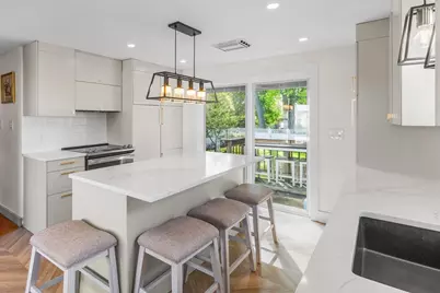 11 Hartlawn Rd, Boston, MA 02132 - Photo 3