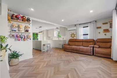 11 Hartlawn Rd, Boston, MA 02132 - Photo 7