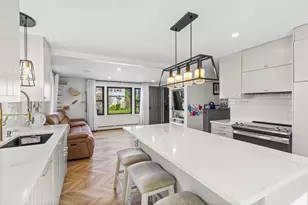 11 Hartlawn Rd, Boston, MA 02132 - Photo 5