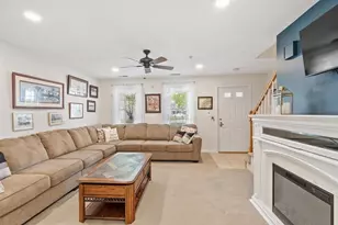 41 Fairway Dr, Tewksbury, MA 01876 - Photo 3