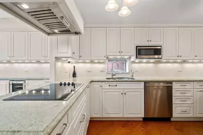 65 Grove St #444, Wellesley, MA 02482 - Photo 5