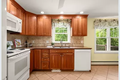 45 Hobson St, Saugus, MA 01906 - Photo 3