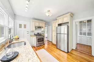 42 Roslin St, Boston, MA 02124 - Photo 9