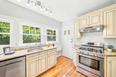 42 Roslin St, Boston, MA 02124 - Photo 13