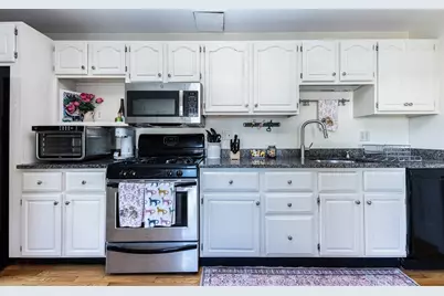 13 Vinton St #3, Boston, MA 02127 - Photo 5