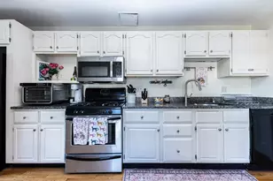 13 Vinton St, Boston, MA 02127 - Photo 5