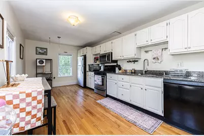 13 Vinton St #3, Boston, MA 02127 - Photo 3