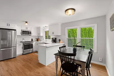 19 Mathewson Ave, Attleboro, MA 02703 - Photo 9