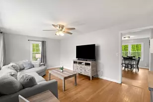 19 Mathewson Ave, Attleboro, MA 02703 - Photo 13