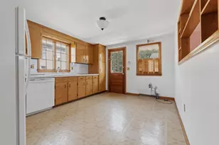 144 Tremont St, Peabody, MA 01960 - Photo 9
