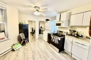 14 Cleveland Pl, Boston, MA 02113 - Photo 7