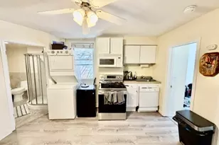 14 Cleveland Pl, Boston, MA 02113 - Photo 3