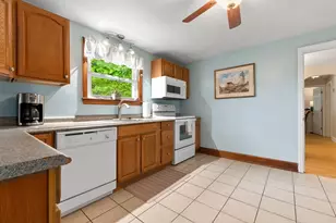 22 Burley St, Danvers, MA 01923 - Photo 7