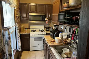 52 Ashley St, New Bedford, MA 02744 - Photo 5