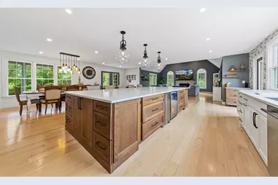 65 Rhodes St, Plainville, MA 02762 - Photo 5