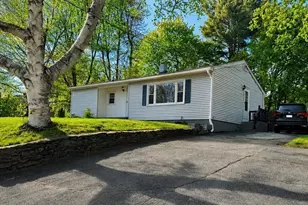 11 Ringer St, Leominster, MA 01453 - Photo 1