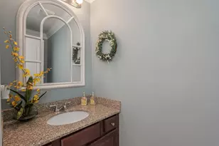 13 Madison St, Haverhill, MA 01830 - Photo 5