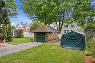 11 Allen St, Newburyport, MA 01950 - Photo 35