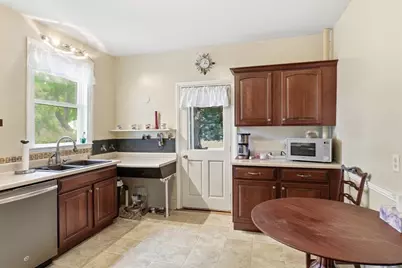 11 Allen St, Newburyport, MA 01950 - Photo 17