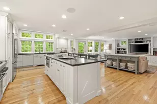 105 Thornberry Rd, Winchester, MA 01890 - Photo 5