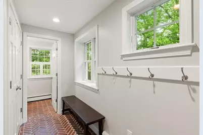 105 Thornberry Rd, Winchester, MA 01890 - Photo 9