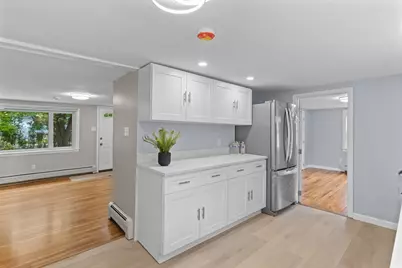 5 Phoenix St, Worcester, MA 01604 - Photo 13