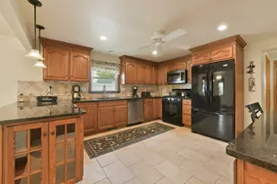 35 Alandale Pkwy, Norwood, MA 02062 - Photo 3